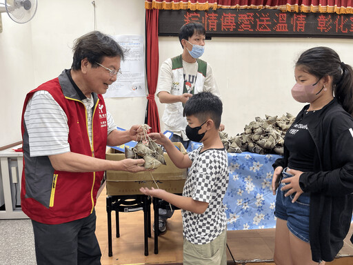 臉書版主號召社團響應募集愛心粽 2,440顆幸福粽抵達彰化家扶