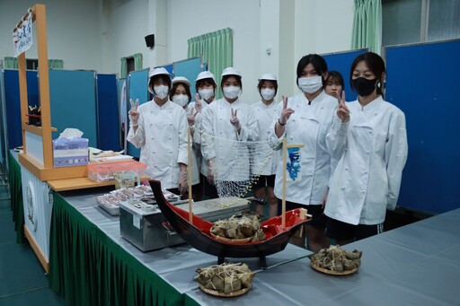 長榮女中餐飲科師徒聯手 粽子三吃、豐盛料理謝師恩