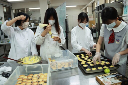 長榮女中餐飲科師徒聯手 粽子三吃、豐盛料理謝師恩