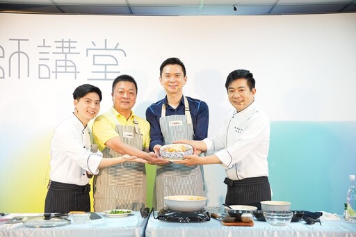 影音／鄭朝方力邀「大師級」名人講堂50場活化各里集會所推終身學習 首場型男主廚吳秉承父子檔為市民下廚