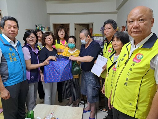 一家五口陷雙重打擊 丈夫車禍重傷、妻癌病纏身 三重社福媒合圓融行善團救援16萬