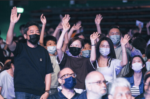 張善政出席全球浸信會崇拜 祈願世界和平、領導人具智慧定紛止爭