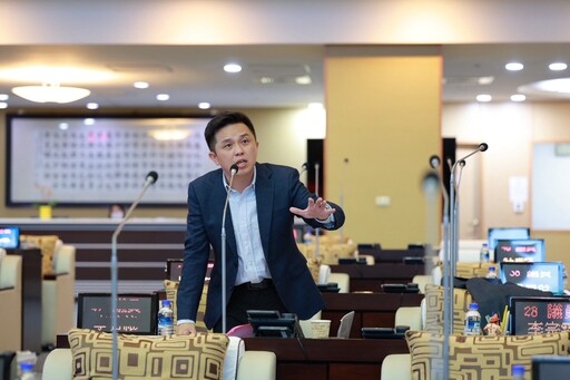 台南市議員李啟維今在台南市議會總質詢時為安平、南區提出建設願景