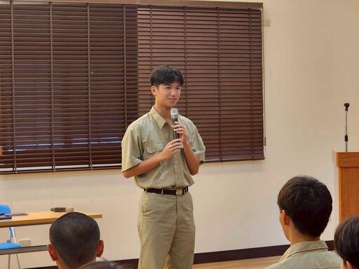 南一文粹新書發表 南一中校友恒耀企業吳榮彬董事長頒給每位入選同學獎學金
