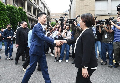 行政院刪減彰化縣一般性補助款 王惠美不滿赴行政院遞交訴願書