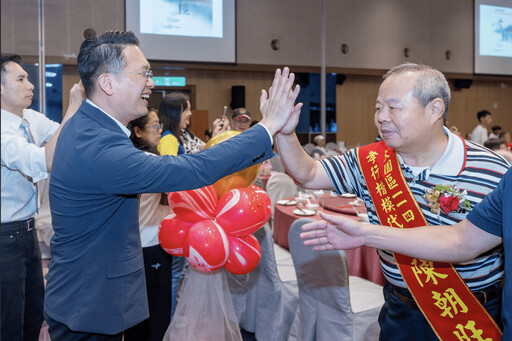 桃園高齡友善照護有助力 蘇俊賓表揚大園孝行楷模 感人事蹟溫暖社會