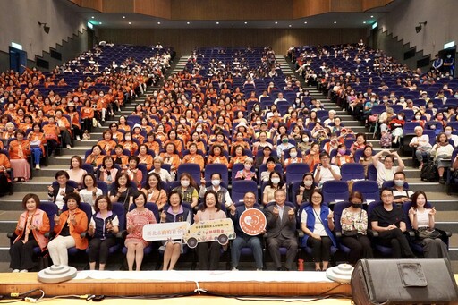 侯友宜感謝工商婦女協會、富邦慈善基金會 「行動玩具車」將成偏區兒少陪伴利器