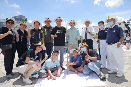 科學玩翻夏至日 百人體驗北回歸線「立竿不見影」