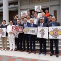 南一中杏壇雙花綻放 侯美華與校友總會攜手寫下杏壇芬芳篇章