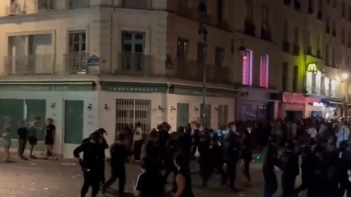 影音/竟拿不明注射器刺人 法國音樂節巴黎145人遭刺傷