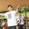 新北「無障礙樂章」溫馨傳愛!替代役青年攜手身障朋友 石碇喜樂小田田歡樂共融
