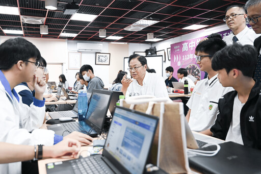 達明機器人助陣 桃園永豐高中智慧AI科學教育中心啟用 張善政讚產學合作