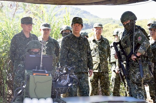 賴總統視導八里守備區實兵演練 肯定國軍全力投入演訓