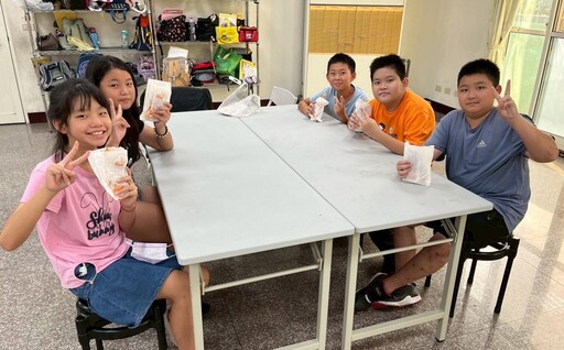 蔥抓餅加點幸福滋味 暖心飄香家扶課輔班受助學童
