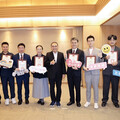 不只拚經濟也顧家庭 新北頒獎表揚友善企業 侯友宜讚打造優質職場環境