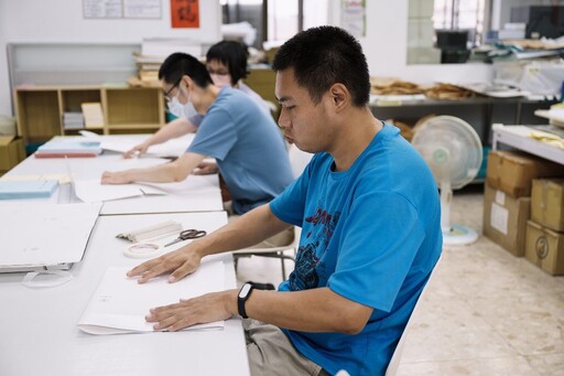 以責任為筆 以堅持為墨：賴昱全寫下職場十年誌