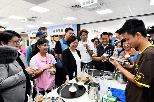 影音/荒廢20年蛻變成新地標 員林市衛生所暨長照衛福新建大樓落成啟用