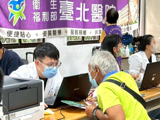 不只溫飽更有資源!善悅關懷協會媒合資源為街友義剪、義診 仕招基金會發紅包 清海無上師世界會贈月餅