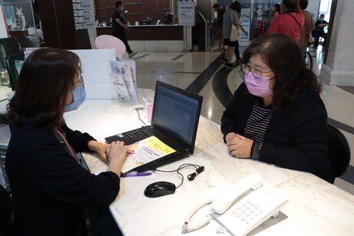 小耳醫師特徵昇華成良醫代號 王守吉榮獲衛福部資深典範醫師獎