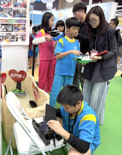 教育部「中小學數位學習深耕計畫」展現AI × 永續跨域學習成果 八年培育逾兩萬名AI永續人才與十多位師鐸獎教師