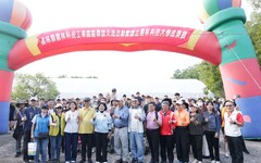 雲科工廠商聯合捐贈服務專車 助縣府強化社福量能