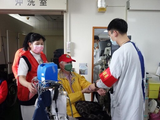 新北旅遊團遊台南嘉義 疑食物中毒25人送慈濟就醫