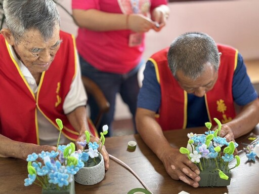 少年夫妻老來伴！手做永生花傳遞半世紀的愛