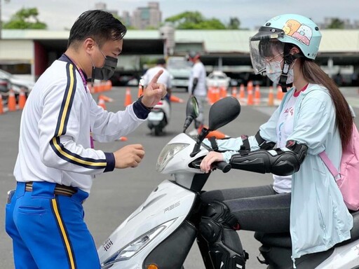 開心學騎車考取駕照 安心再上路