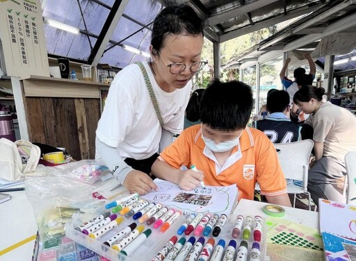 臺南就業中心助病後重返職場 她用藝術陪伴幫孩子創造意義