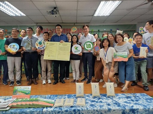 「食農典範」龍肚國小 全國第一所通過水稻產銷履歷驗證的學校