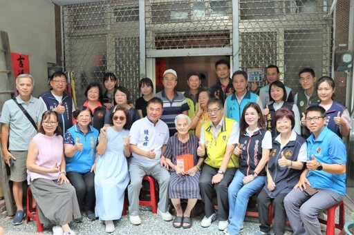 竹南鎮百歲人瑞 鍾東錦慰訪祝賀福壽安康