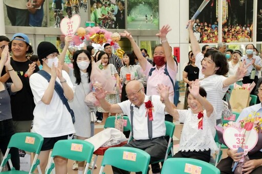 黃偉哲見證35對牽手60年幸福婚姻 鑽石婚表揚大會延續愛的祝福