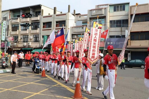 行腳托缽廣結善緣 南華師生感謝百萬人護持興學