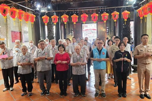 城隍孝親獎表揚72位逆境天使 高職女孩凌晨四點半工作扛家計