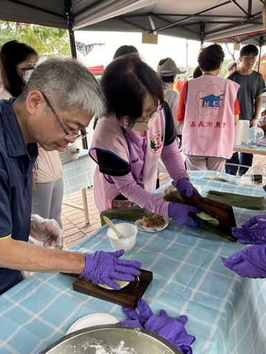 嘉義市木雕鑿花工藝師陳佐民 培育木業新血成果