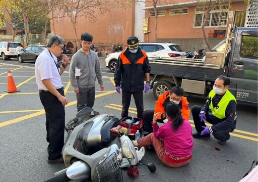 婦人醫院門口車禍 投醫照服員第一時間前往伸援手