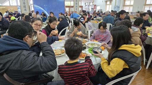 慈濟草屯寒冬送暖 歲末圍爐關懷弱勢歡喜迎新年