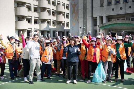 除舊佈新迎新春 嘉市環境清潔週 百名志工動員清理嘉園