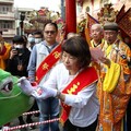 嘉市大天宮五穀王廟恢復百年「迎春禮」 黃敏惠為芒神、春牛點睛