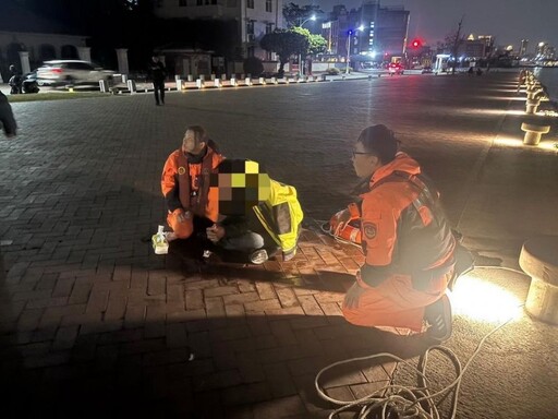 海巡即刻救援 小琉球、高雄港落海民眾分別成功獲救