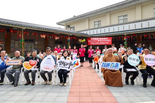 葉㨗忠居士贈1160台念佛機 張麗善感謝佛音傳愛溫暖雲林