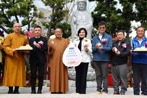 葉㨗忠居士贈1160台念佛機 張麗善感謝佛音傳愛溫暖雲林