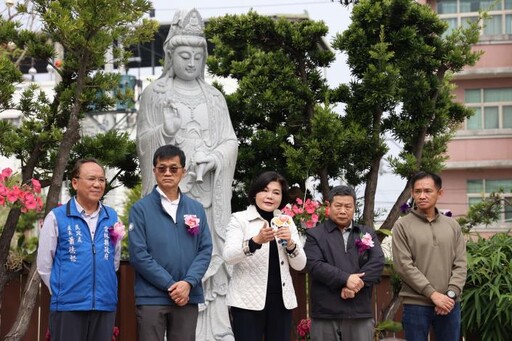 葉㨗忠居士贈1160台念佛機 張麗善感謝佛音傳愛溫暖雲林