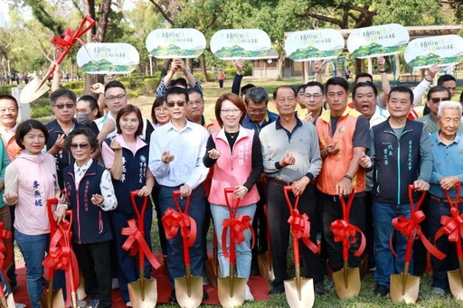 屏東市公所響應植樹月 公園種樹減碳送盆栽