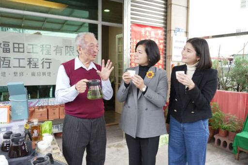 吳榮、張景科揚名國際 縣長張麗善親貼紅榜祝賀