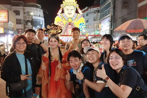 神還原百年藝閣人力山車! 台日共創睡魔媽祖成爲打卡亮點