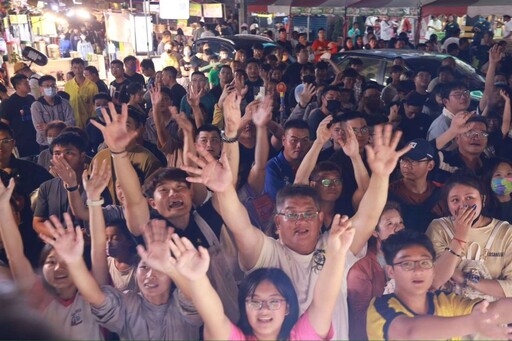 神還原百年藝閣人力山車! 台日共創睡魔媽祖成爲打卡亮點