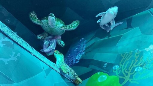 422世界地球日 科工館展示「生命悲歌—小瓶子的旅行」
