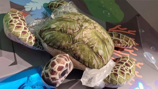 422世界地球日 科工館展示「生命悲歌—小瓶子的旅行」