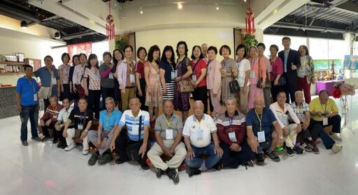 高市燕巢區橫山國小57年前23屆畢業生同學會 場面溫馨熱烈